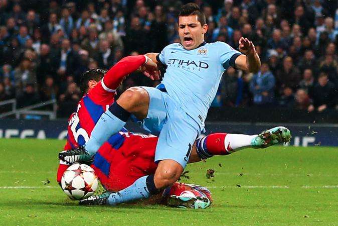 ‏Agüero gâche l&rsquo;anniversaire de Xabi Alonso