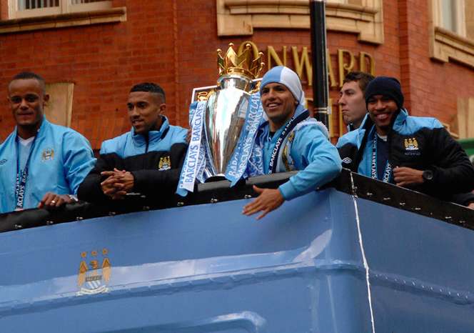 Kompany kiffe Agüero