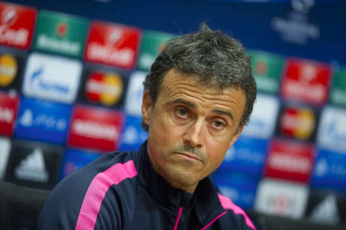 Le Barça espère recruter un central