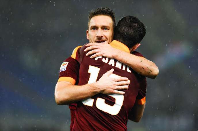 Totti et la Roma à la chasse de la Juve