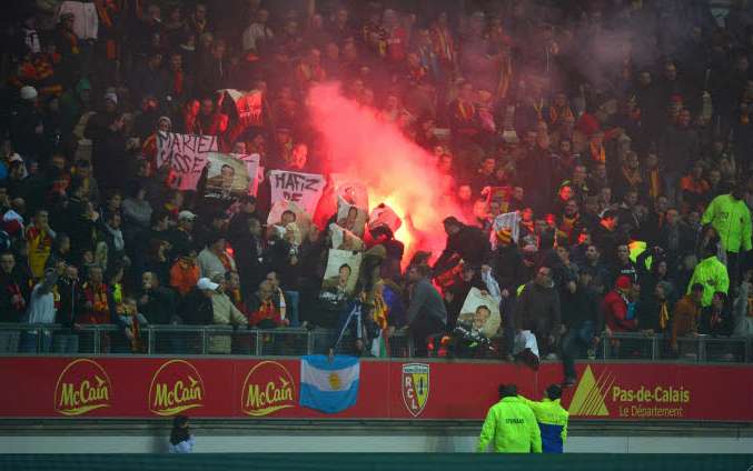 Lens : guerre entre supporters et dirigeants