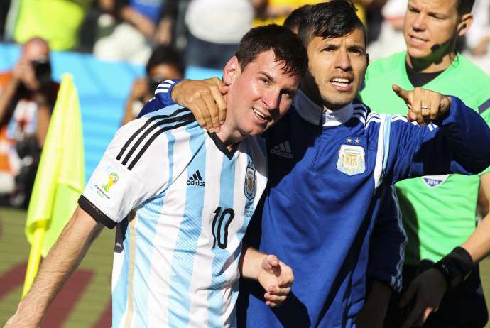 Agüero veut faire venir Messi en Premier League
