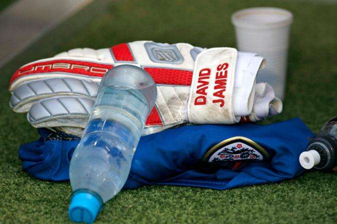 Le maillot de Cech part à 4800 euros aux enchères David James