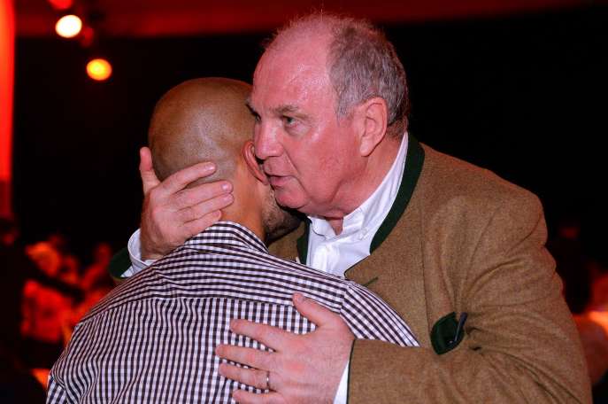 Il tente d&rsquo;extorquer Hoeness en prison