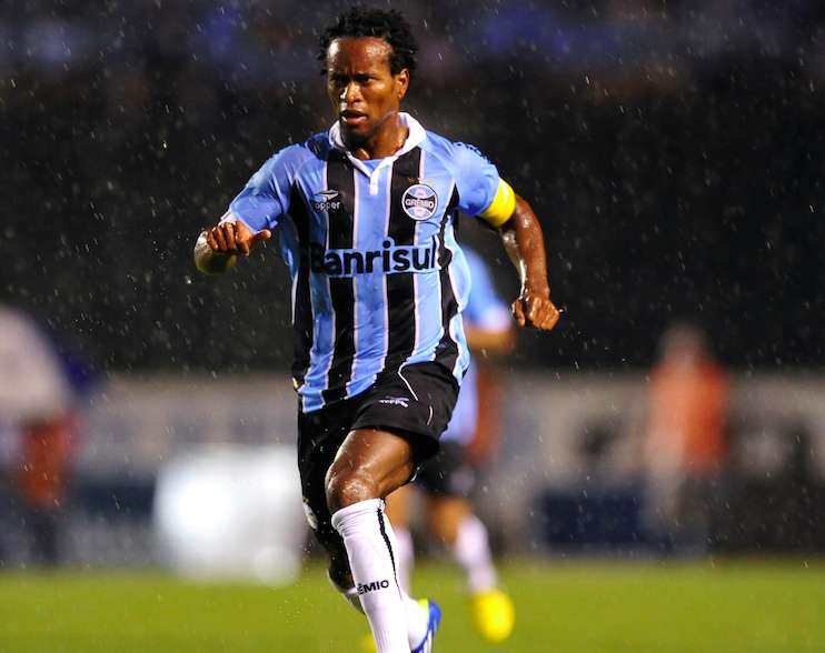 Ze Roberto jouera encore un an