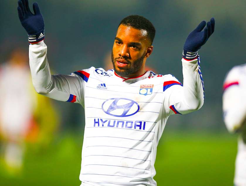 Aulas s&rsquo;accroche à Lacazette