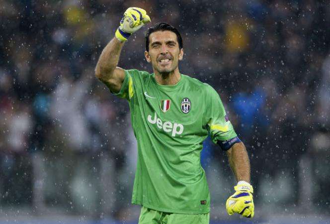 Gigi et Gabi sont sur un bateau