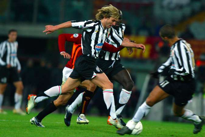 Nedved recadre la Roma