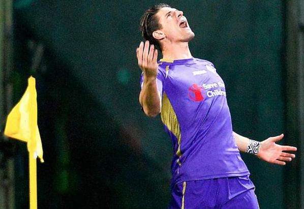 Mario Gómez sort la Roma