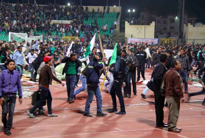 20 morts autour d&rsquo;un stade au Caire