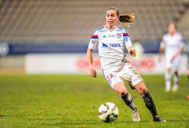 Camille Abily : «<span style="font-size:50%">&nbsp;</span>Aulas nous a affrété un avion pour rentrer avec lui<span style="font-size:50%">&nbsp;</span>»