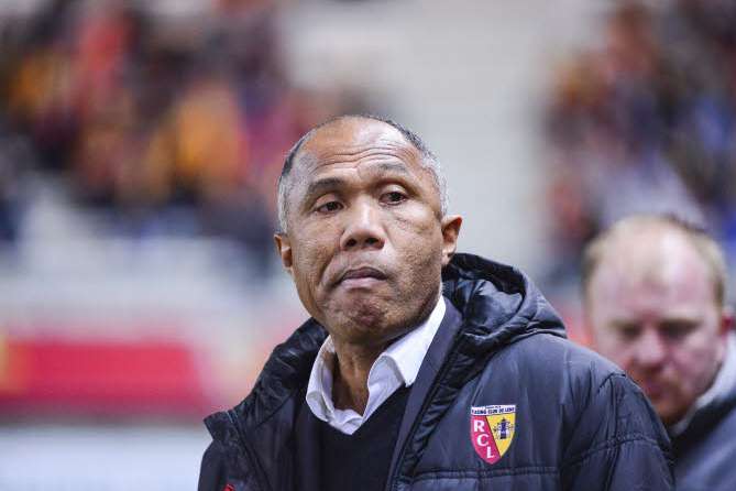 Kombouaré veut «<span style="font-size:50%">&nbsp;</span>laver le linge sale en famille<span style="font-size:50%">&nbsp;</span>»