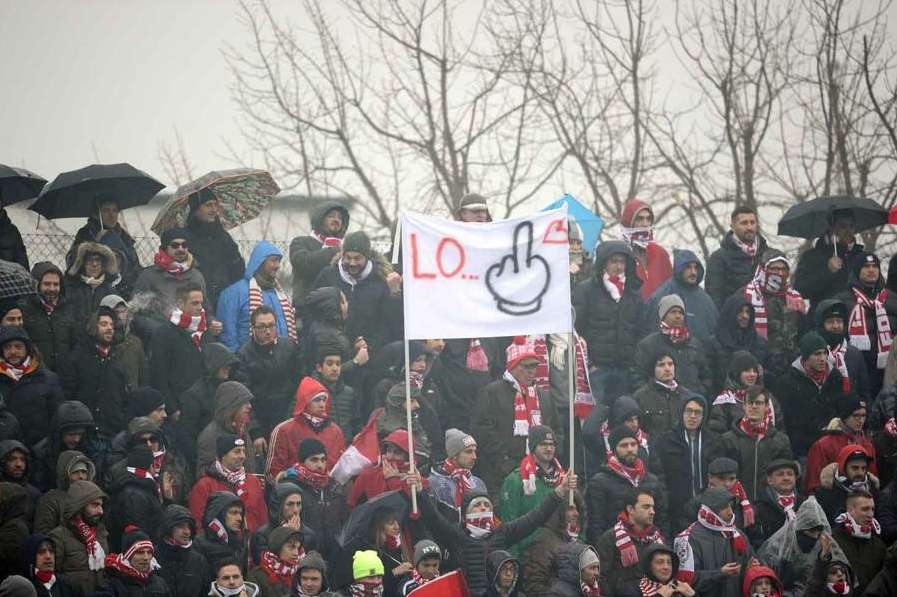Les tifosi de Serie B s&rsquo;en prennent à Lotito