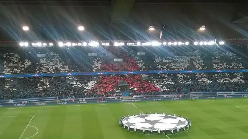 Photo : le superbe tifo du Parc