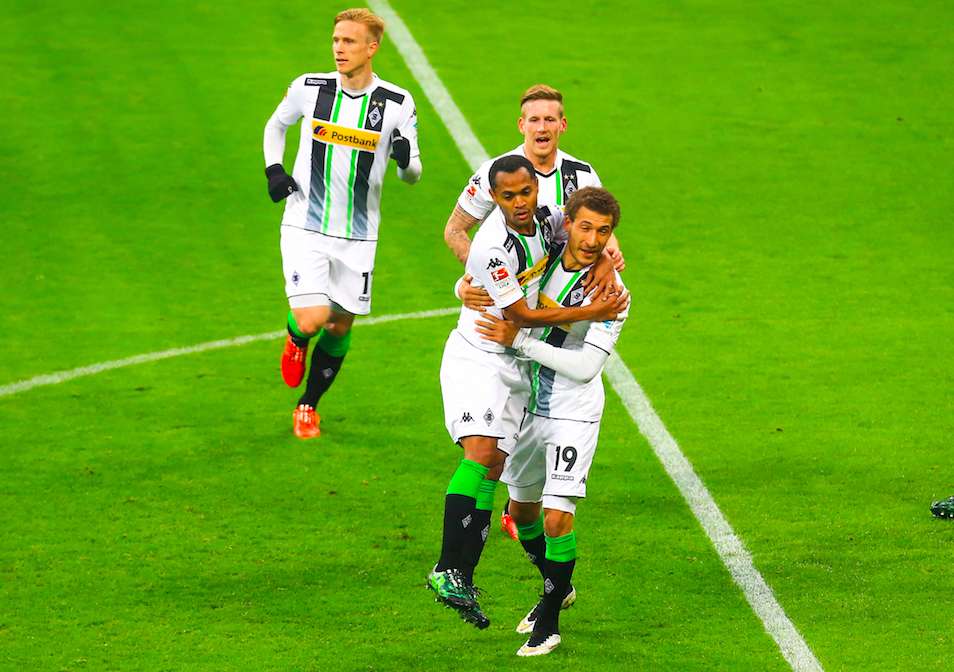 Gladbach et Leverkusen déroulent, Schalke patine