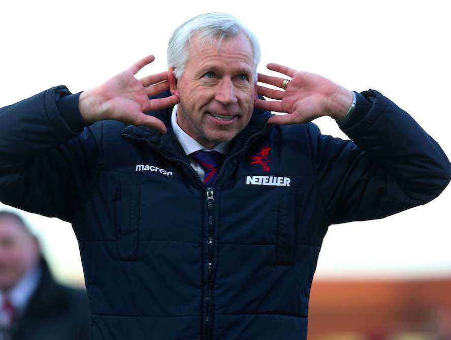 Pardew aidé par un psychologue