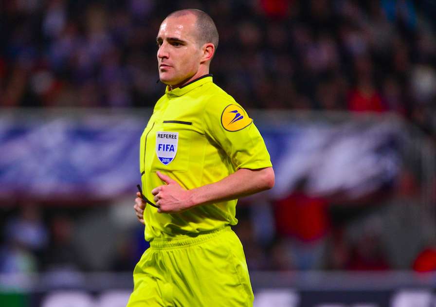 Les arbitres français unis dans la colère