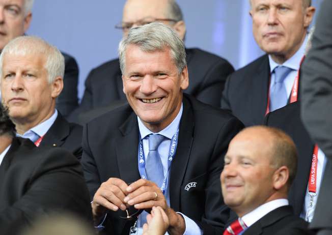 Le vice-président de la FA veut voir Blatter partir