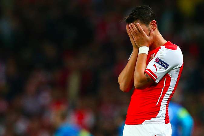 Özil ne peut pas jouer, mais il peut faire la fête
