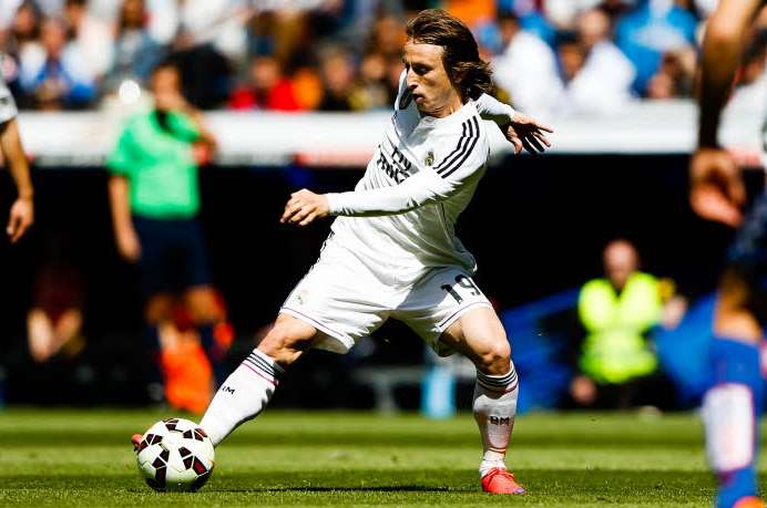 Modrić absent cinq à six semaines