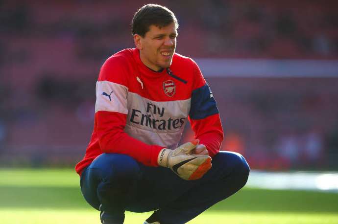 Szczesny tente de réconforter le gardien de Reading