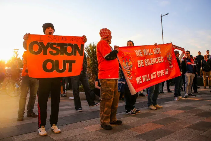 Un fan de Blackpool sauvé par ses compères