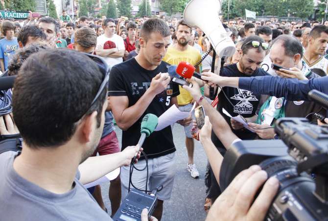 Santander, les impôts et les retards de salaire