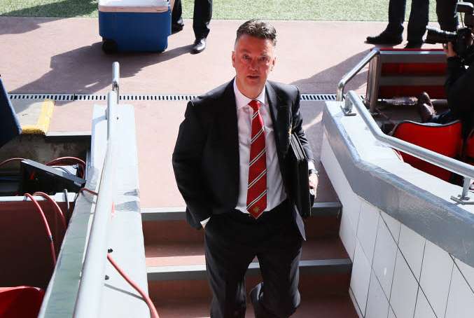 Van Gaal lance le derby mancunien
