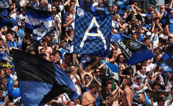 Les fans de l&rsquo;Atalanta interrompent l&rsquo;entraînement
