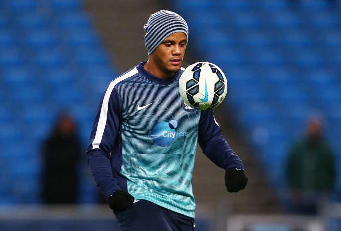 Kompany, MU, sa mère et ses études