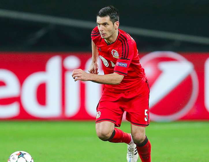 Spahić viré du Bayer