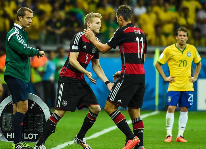 Schürrle rend hommage à Klose