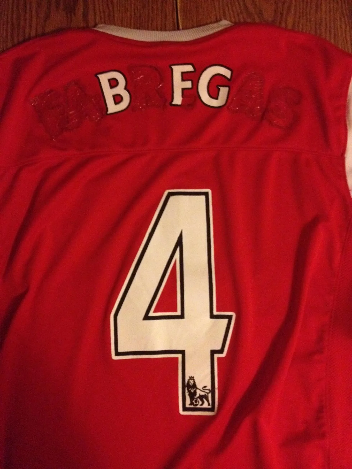 Un fan d&rsquo;Arsenal change le nom de son maillot