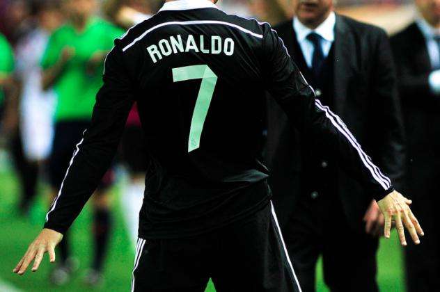 Elche fait face à la crise, Cristiano au galop