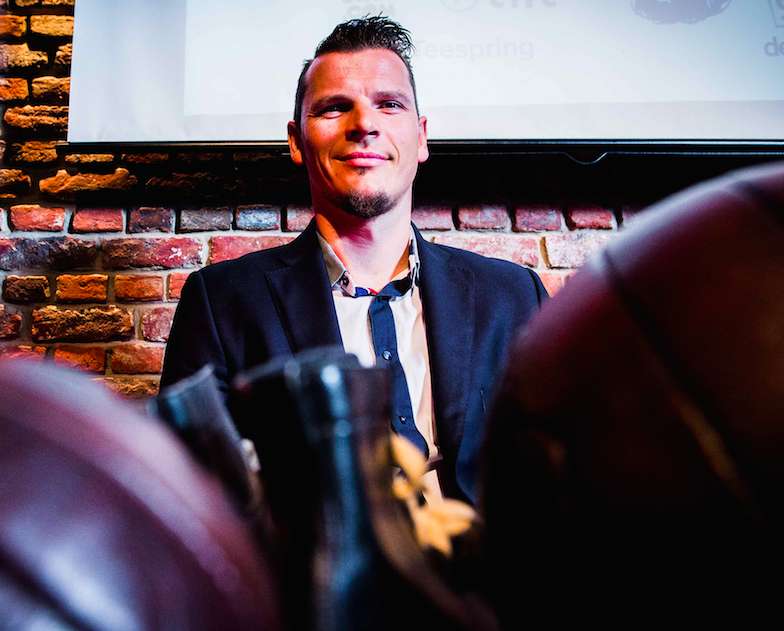 Van Buyten lance sa ligne de vêtements