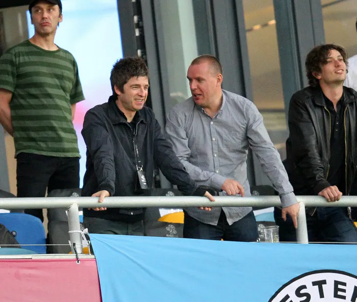 Noel Gallagher permet à Silva de coucher avec sa femme