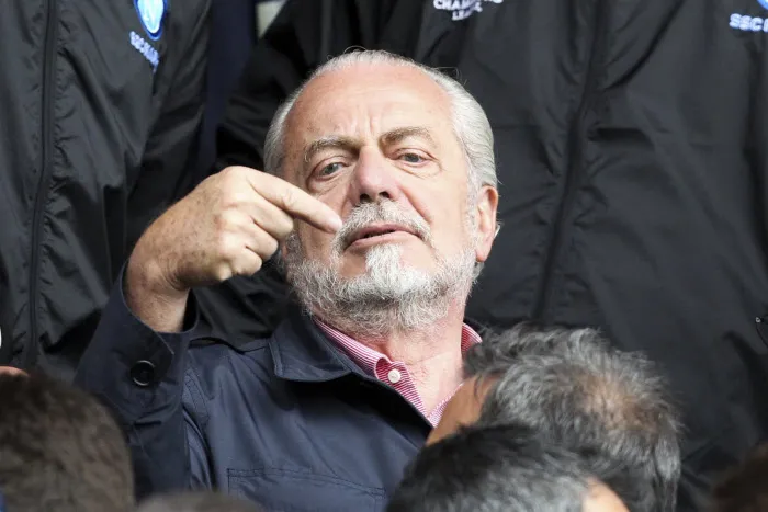 De Laurentiis allume l&rsquo;arbitrage et Platini