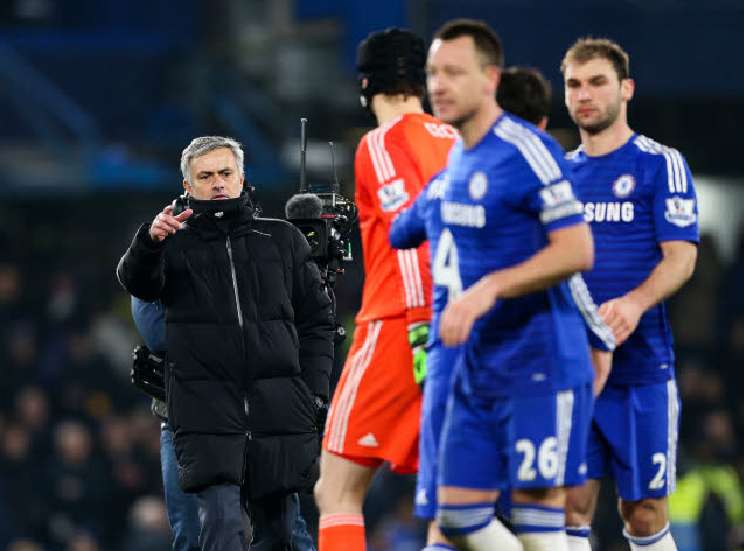 Mourinho veut que Cech reste à Chelsea