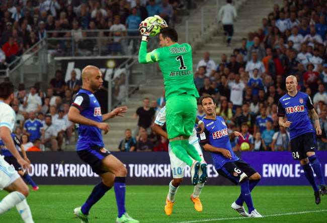 Renversant, l&rsquo;OM ne lâche pas le podium