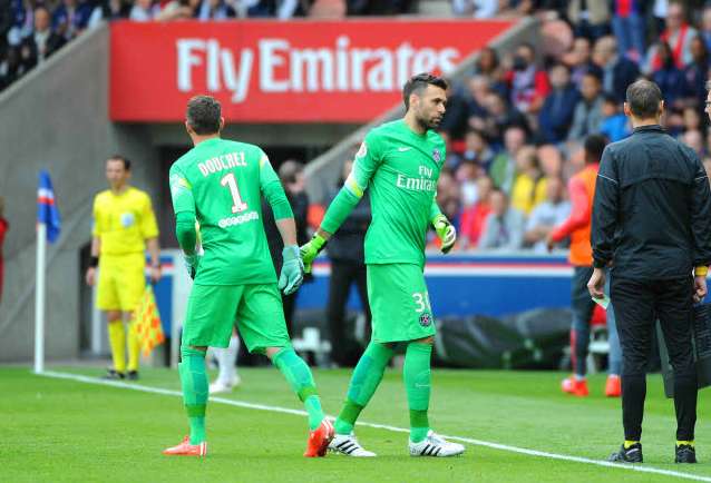 Landreau défend Sirigu