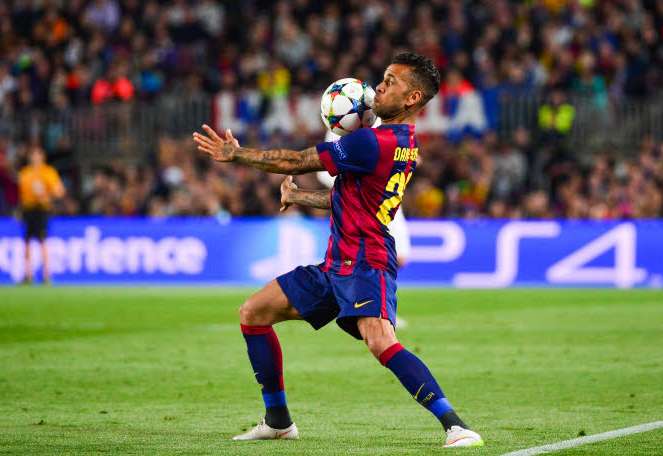 Daniel Alves prêt à rempiler au Barça