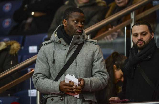 Louis Saha : «<span style="font-size:50%">&nbsp;</span>On reversera 10 % de nos revenus aux œuvres caritatives<span style="font-size:50%">&nbsp;</span>»