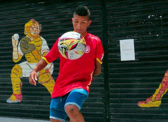 Un joueur handicapé débute en Colombie