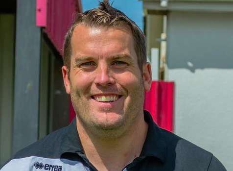 Il se pète le tendon en fêtant le titre