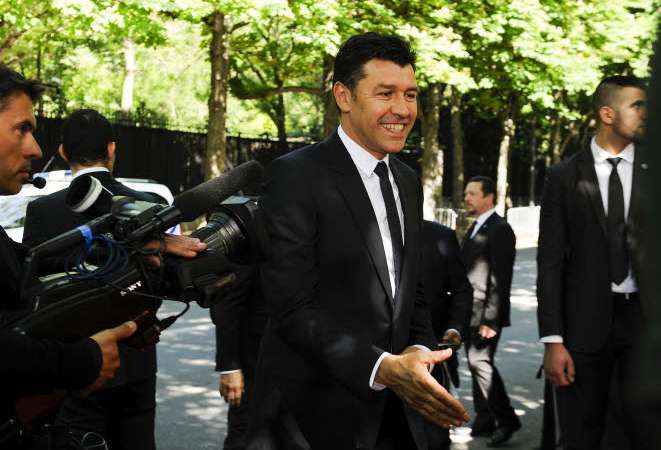 Hubert Fournier félicite le PSG