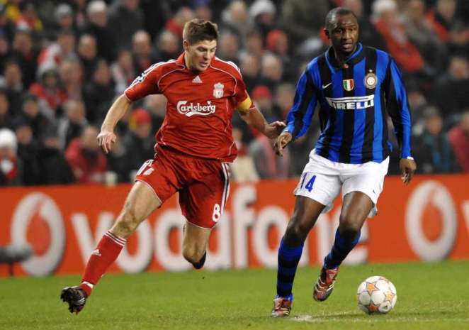 Vieira : «<span style="font-size:50%">&nbsp;</span>Gerrard a réinventé le rôle du n°6<span style="font-size:50%">&nbsp;</span>»