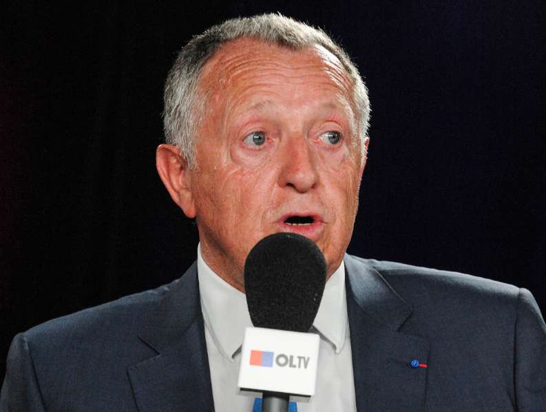 Clash Louis-Dreyfus Junior / Aulas sur Twitter