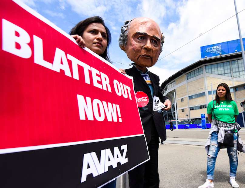 Démission de Blatter : «<span style="font-size:50%">&nbsp;</span>Pas tout de suite <span style="font-size:50%">&nbsp;</span>»