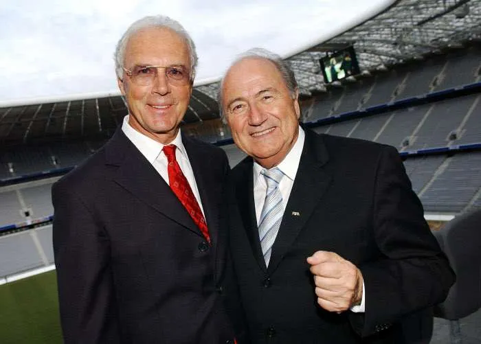 Beckenbauer appelle au dialogue