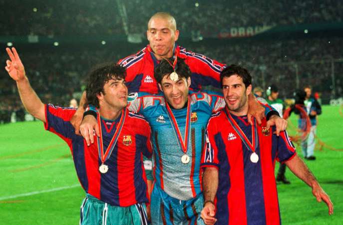 Figo va retrouver le maillot du Barça